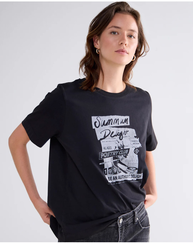 Camiseta negra con texto Summum Woman