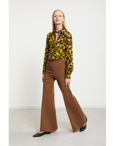 Pantalones acampanados... 2