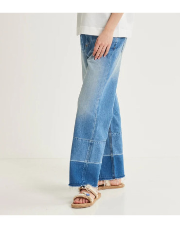 Pantalón vaquero acampanado... 2