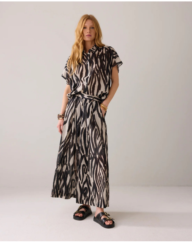 Blusa cuadrada con estampado Summum...
