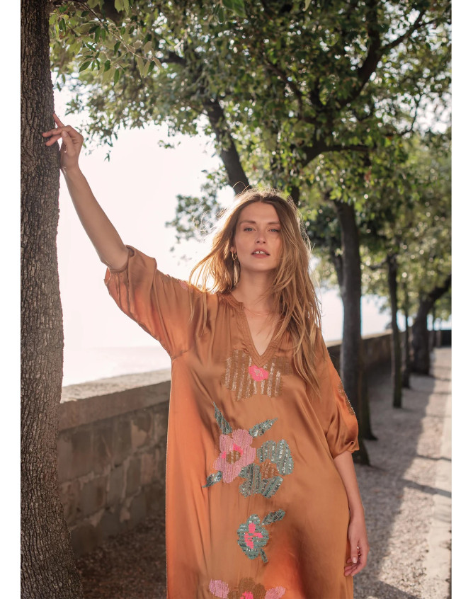 Vestido brillante con lentejuelas...