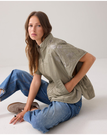 CHALECO BORDADO CON BORDADO... 2