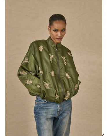 Cazadora Bomber bordada...
